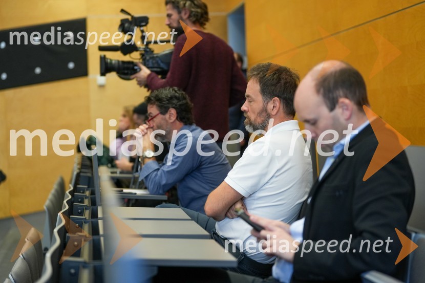 Looking Beyond, otvoritev razstave satelitskih fotografij na Fakulteti za elektrotehniko, računalništvo in informatiko v Mariboru