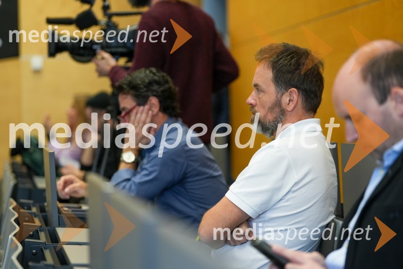 Looking Beyond, otvoritev razstave satelitskih fotografij na Fakulteti za elektrotehniko, računalništvo in informatiko v Mariboru