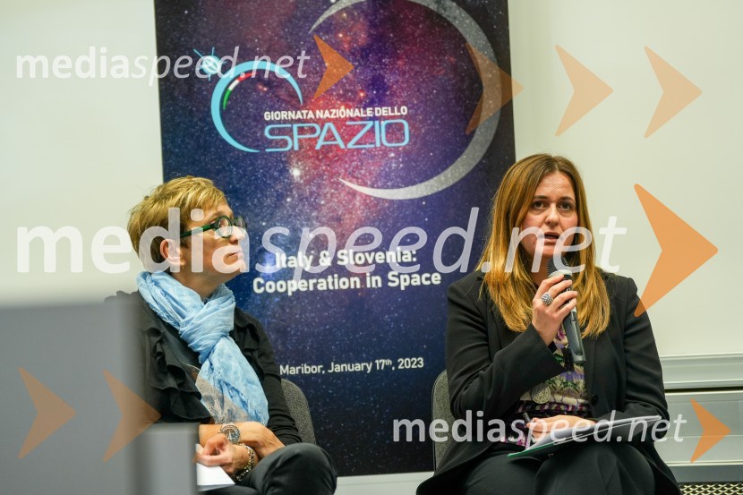  Anna Gregorio,  profesorica astronomije in astrofizike z Univerze v Trstu;  Silvia Ciccarelli, Aeronautic & Space TechnologiesLooking Beyond, otvoritev razstave satelitskih fotografij na Fakulteti za elektrotehniko, računalništvo in informatiko v Mariboru