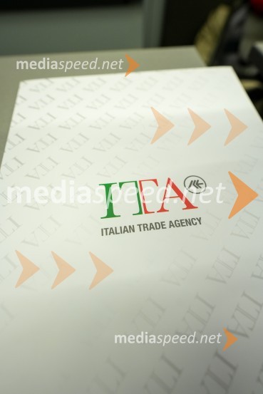 Looking Beyond, otvoritev razstave satelitskih fotografij na Fakulteti za elektrotehniko, računalništvo in informatiko v Mariboru