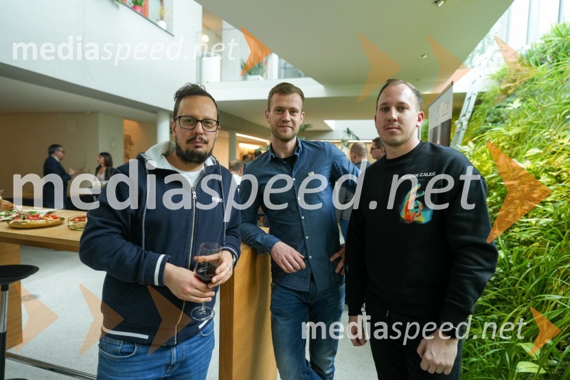 Looking Beyond, otvoritev razstave satelitskih fotografij na Fakulteti za elektrotehniko, računalništvo in informatiko v Mariboru