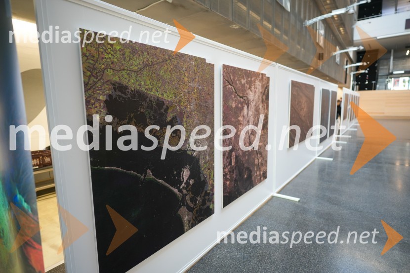 Looking Beyond, otvoritev razstave satelitskih fotografij na Fakulteti za elektrotehniko, računalništvo in informatiko v Mariboru