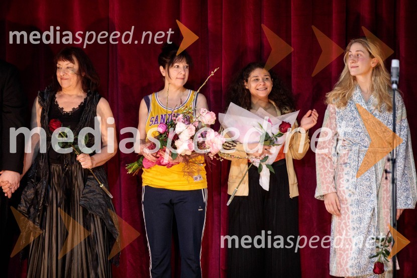  Damjana Černe, igralka;  Janja Majzelj, igralka;  Lina Akif, igralka;  Ivana Percan Kodarin, igralkaStrah in beda Tretjega rajha, premiera predstave