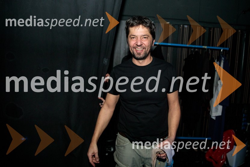  Liam Hlede, inspicinet in kitaristStrah in beda Tretjega rajha, premiera predstave