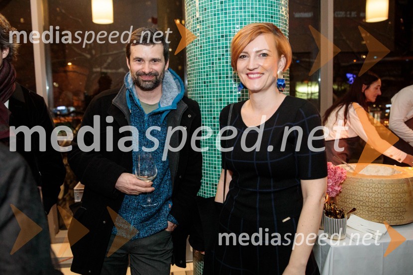  ... ; dr. Asta Vrečko, ministrica za kulturoStrah in beda Tretjega rajha, premiera predstave