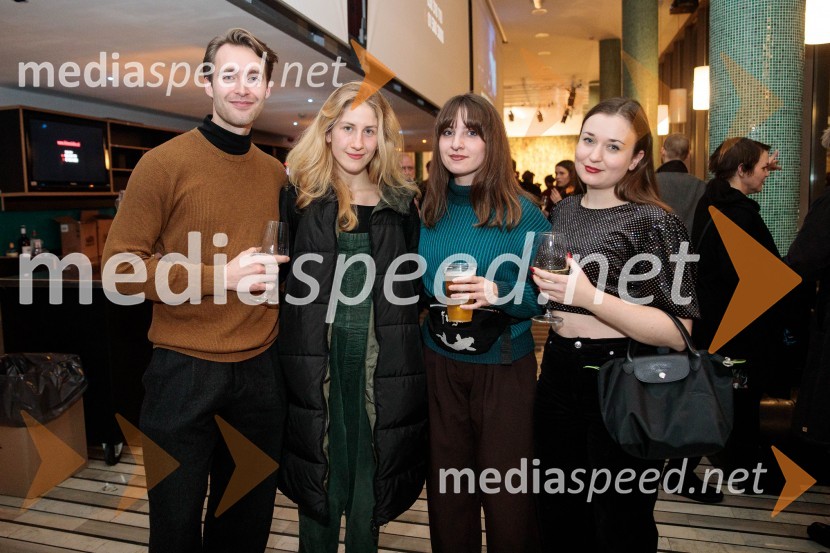  Luka Bokšan, igralec;  Ivana Percan Kodarin, igralka;  ... ;  Nika Korenjak, igralkaStrah in beda Tretjega rajha, premiera predstave