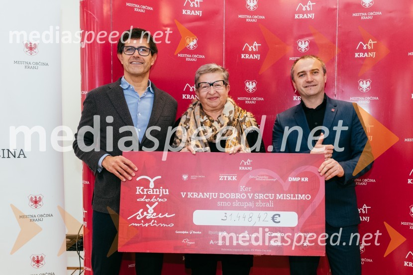  Matjaž Rakovec, župan Mestne občine Kranj;  Breda Krašna, generalna sekretarka, Zveza prijateljev mladine Slovenije;  Klemen Malovrh, direktor, Zavod za turizem KranjV Kranju dobro v srcu mislimo, zaključek dobrodelne akcije