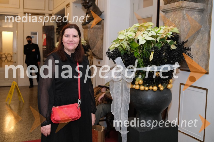  Teja Pelko, novinarka, Svet24Mrtvaški ples Augusta Strindberga v režiji Eduarda Milerja