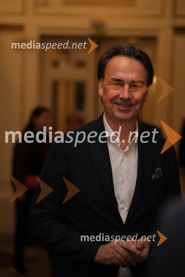  Tomislav  Čizmić, predsednik uprave, Mercator d.d.Mrtvaški ples Augusta Strindberga v režiji Eduarda Milerja