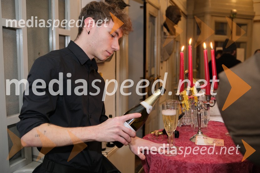 Mrtvaški ples Augusta Strindberga v režiji Eduarda Milerja