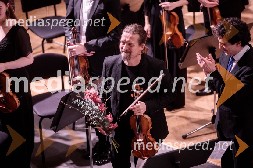  Christian Tetzlaff, violinist;  Francesco Angelico, umetiniški vodja, Nemški narodni mladinski orkesterNemški narodni mladinski orkester, koncert v Slovenski filharmoniji