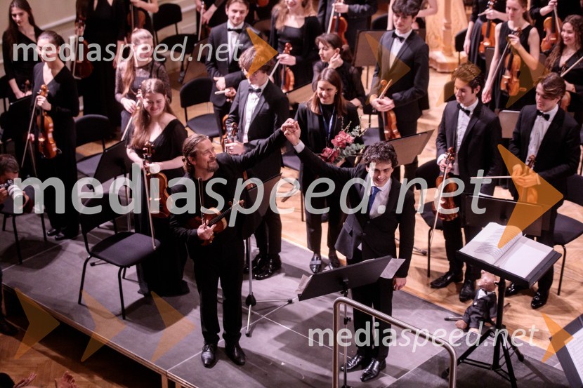  Christian Tetzlaff, violinist;  Francesco Angelico, umetiniški vodja, Nemški narodni mladinski orkesterNemški narodni mladinski orkester, koncert v Slovenski filharmoniji