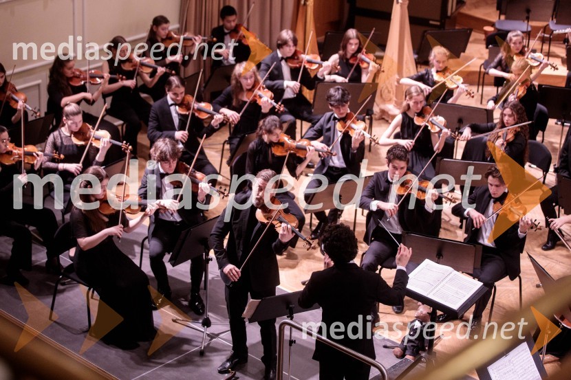  Christian Tetzlaff, violinist;  Francesco Angelico, umetiniški vodja, Nemški narodni mladinski orkesterNemški narodni mladinski orkester, koncert v Slovenski filharmoniji