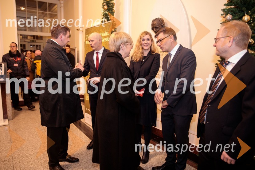 dr. Aleš Musar, lastnik Ruske dače;  Adrian Pollmann, Veleposlanik Zvezne Republike Nemčije v Sloveniji; dr. Nataša Pirc Musar, predsednica Republike Slovenije;  Natalie Kauther, veleposlanica, Nemško zunanje ministrstvo;  Sönke Lentz, vodja projektov, Deutscher Musikrat gGmbH; mag. Aleš Drenik, vodja programa resne glasbe, opere in balet, Cankarjev domNemški narodni mladinski orkester, koncert v Slovenski filharmoniji