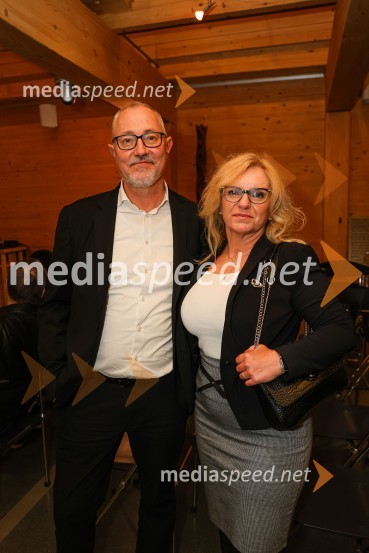  Janez Hadalin, direktor, ZAVAS d.o.o;  Barbara Hadalin, ZAVAS d.o.oIskrivo v živo: Pogovor med managerjema leta 2022 Blažem Brodnjakom in Sabino Sobočan