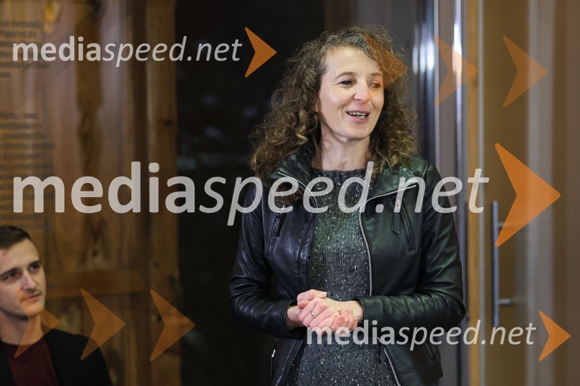  Polona Lovšin, vodja komunikacij, Riko d.o.o.Iskrivo v živo: Pogovor med managerjema leta 2022 Blažem Brodnjakom in Sabino Sobočan