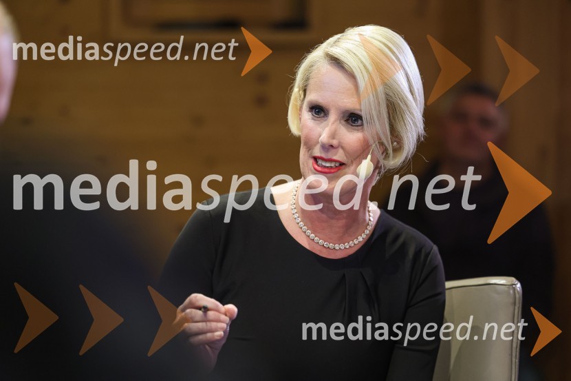  Petra Juvančič, izvršna direktorica, Združenje ManagerIskrivo v živo: Pogovor med managerjema leta 2022 Blažem Brodnjakom in Sabino Sobočan