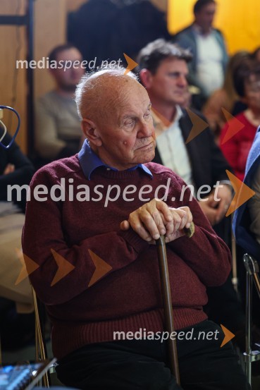  Stanislav  Škrabec, nekdanji direktor, Riko RibnicaIskrivo v živo: Pogovor med managerjema leta 2022 Blažem Brodnjakom in Sabino Sobočan