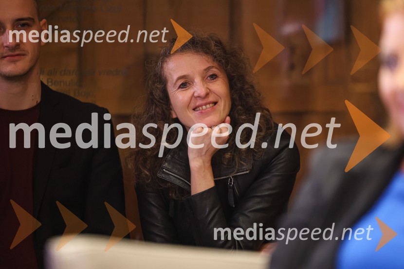  Polona Lovšin, vodja komunikacij, Riko d.o.o.Iskrivo v živo: Pogovor med managerjema leta 2022 Blažem Brodnjakom in Sabino Sobočan