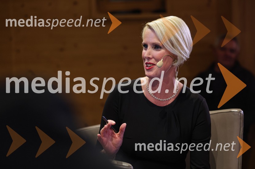  Petra Juvančič, izvršna direktorica, Združenje ManagerIskrivo v živo: Pogovor med managerjema leta 2022 Blažem Brodnjakom in Sabino Sobočan