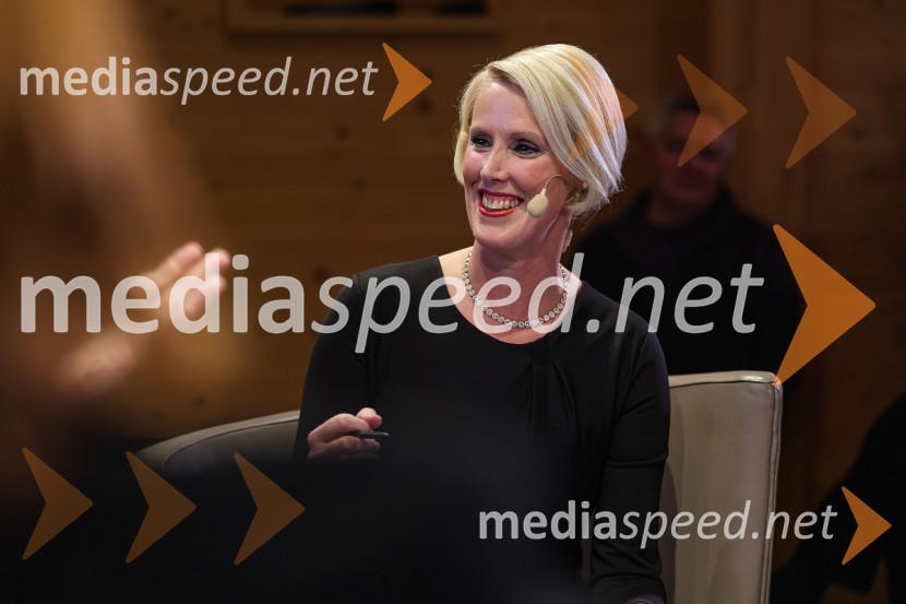  Petra Juvančič, izvršna direktorica, Združenje ManagerIskrivo v živo: Pogovor med managerjema leta 2022 Blažem Brodnjakom in Sabino Sobočan