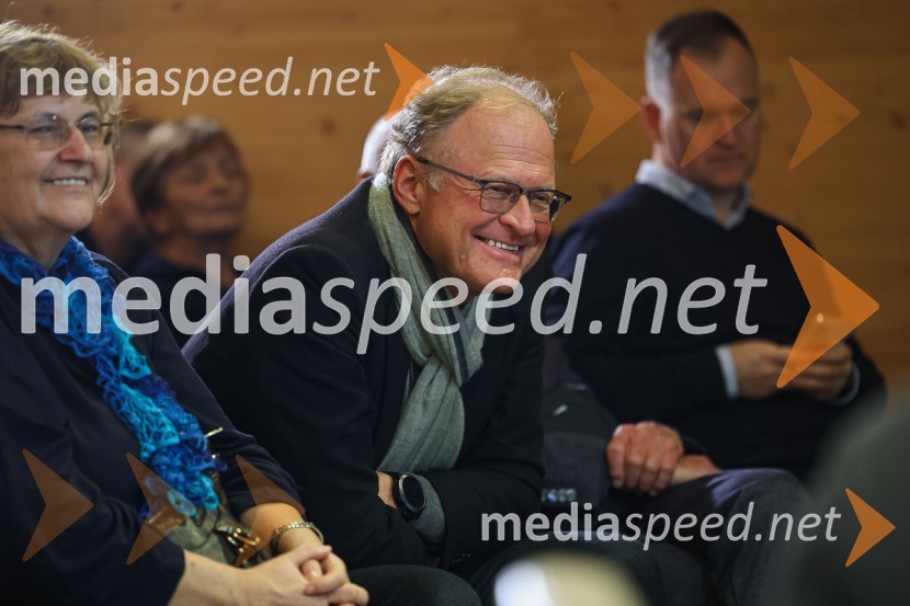  Janez  Škrabec, direktor Riko d.o.o.Iskrivo v živo: Pogovor med managerjema leta 2022 Blažem Brodnjakom in Sabino Sobočan