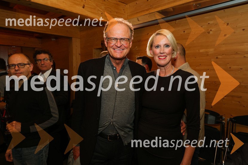  Janez  Škrabec, direktor Riko d.o.o.;  Petra Juvančič, izvršna direktorica, Združenje ManagerIskrivo v živo: Pogovor med managerjema leta 2022 Blažem Brodnjakom in Sabino Sobočan