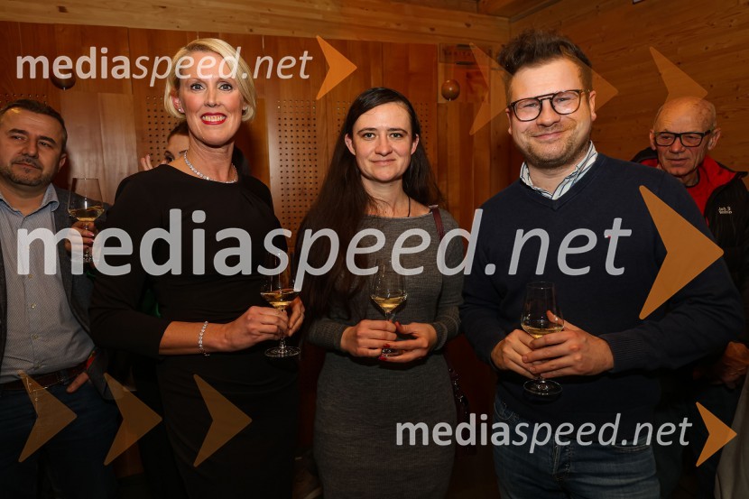  Petra Juvančič, izvršna direktorica, Združenje Manager;  Ajda Vodlan;  ... Iskrivo v živo: Pogovor med managerjema leta 2022 Blažem Brodnjakom in Sabino Sobočan