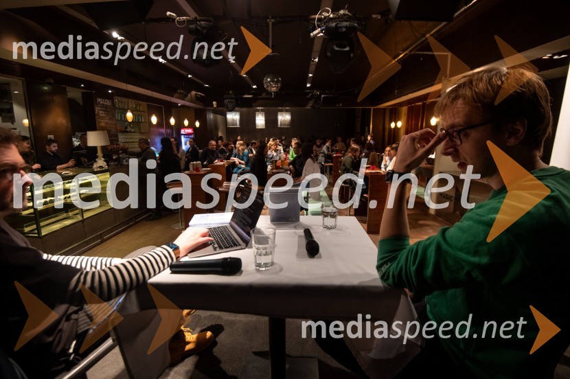  Marko Crnkovič, kolumnist, urednik portala Fokus Pokus;  David Zupančič, specializant infektologije, pisatelj in spletni vplivnežSrečanje z Davidom Zupančičem, avtorjem knjige Življenje v sivi coni