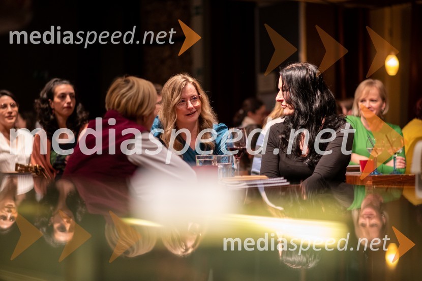 Srečanje z Davidom Zupančičem, avtorjem knjige Življenje v sivi coni