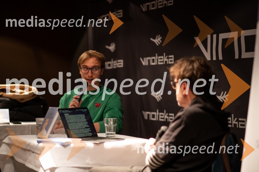  David Zupančič, specializant infektologije, pisatelj in spletni vplivnežSrečanje z Davidom Zupančičem, avtorjem knjige Življenje v sivi coni