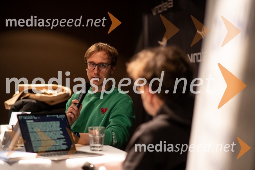  David Zupančič, specializant infektologije, pisatelj in spletni vplivnežSrečanje z Davidom Zupančičem, avtorjem knjige Življenje v sivi coni