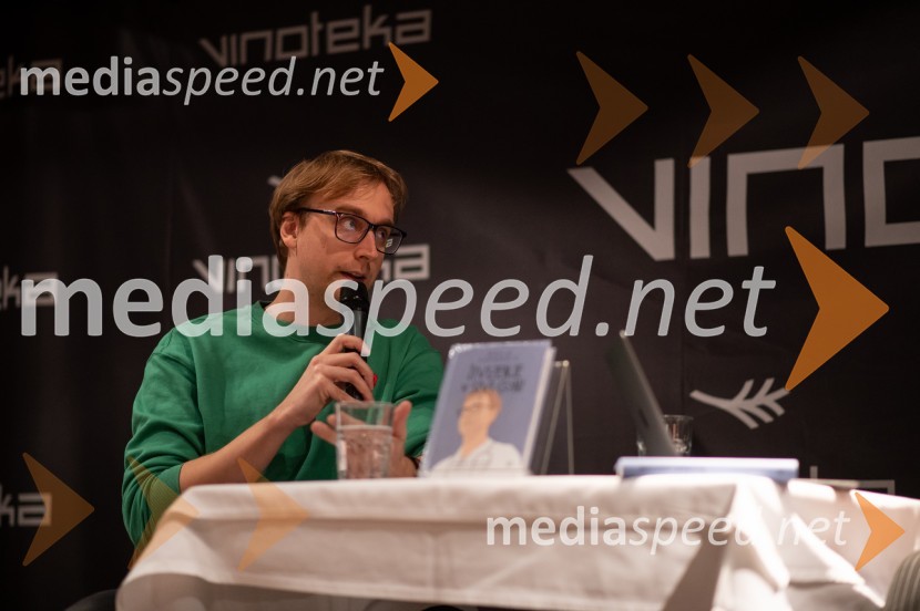  David Zupančič, specializant infektologije, pisatelj in spletni vplivnežSrečanje z Davidom Zupančičem, avtorjem knjige Življenje v sivi coni