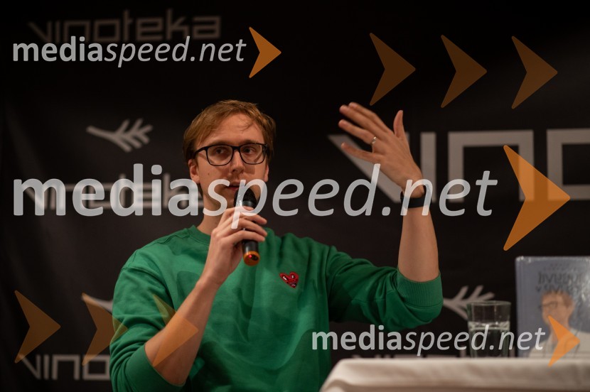  David Zupančič, specializant infektologije, pisatelj in spletni vplivnežSrečanje z Davidom Zupančičem, avtorjem knjige Življenje v sivi coni