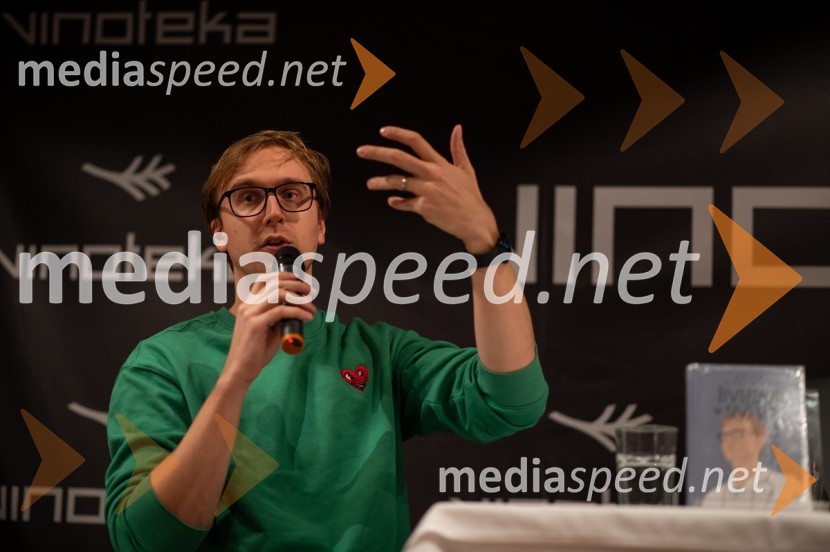  David Zupančič, specializant infektologije, pisatelj in spletni vplivnežSrečanje z Davidom Zupančičem, avtorjem knjige Življenje v sivi coni