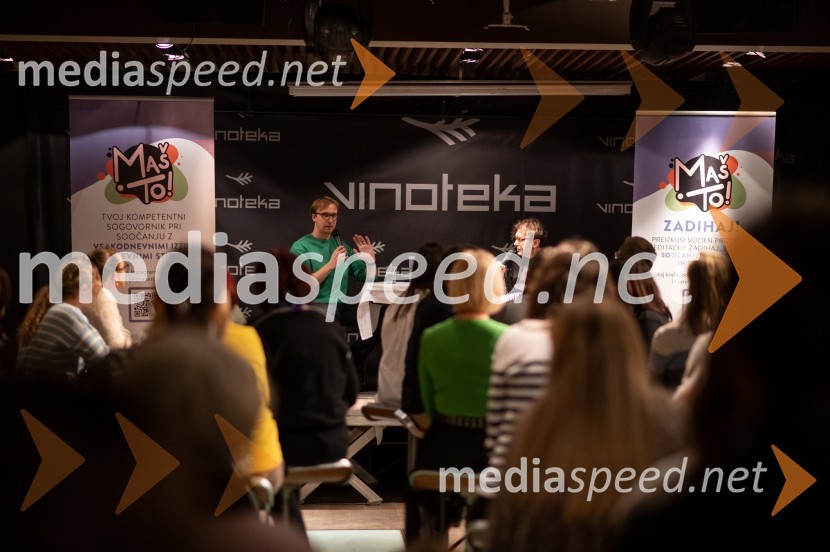  David Zupančič, specializant infektologije, pisatelj in spletni vplivnež;  Marko Crnkovič, kolumnist, urednik portala Fokus PokusSrečanje z Davidom Zupančičem, avtorjem knjige Življenje v sivi coni