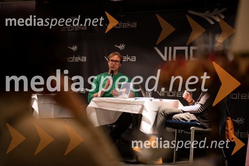  David Zupančič, specializant infektologije, pisatelj in spletni vplivnežSrečanje z Davidom Zupančičem, avtorjem knjige Življenje v sivi coni