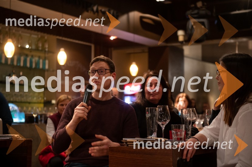 Srečanje z Davidom Zupančičem, avtorjem knjige Življenje v sivi coni