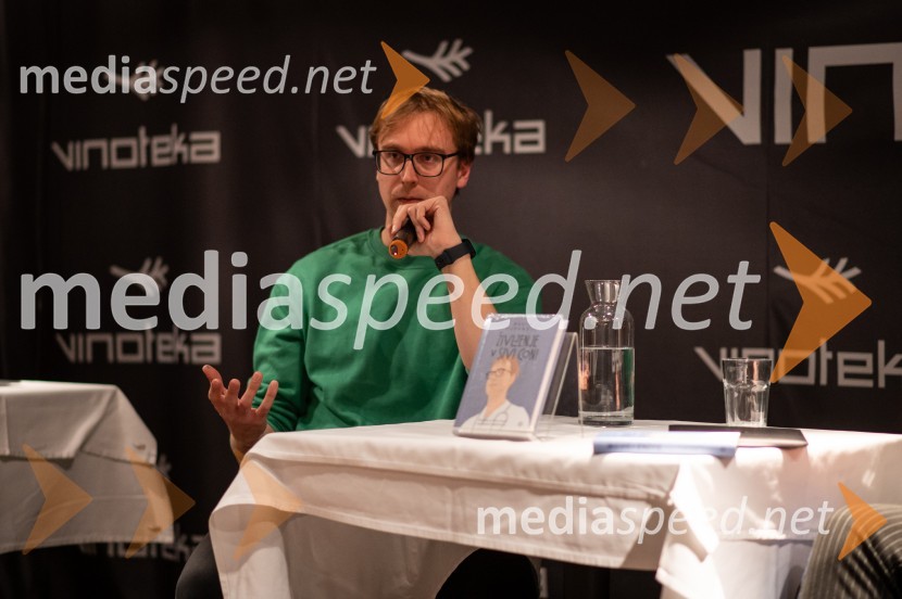  David Zupančič, specializant infektologije, pisatelj in spletni vplivnežSrečanje z Davidom Zupančičem, avtorjem knjige Življenje v sivi coni