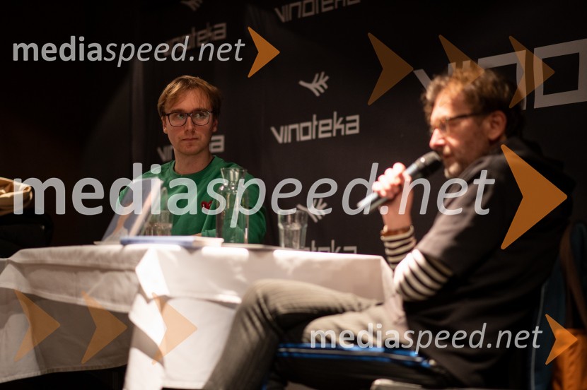  David Zupančič, specializant infektologije, pisatelj in spletni vplivnež;  Marko Crnkovič, kolumnist, urednik portala Fokus PokusSrečanje z Davidom Zupančičem, avtorjem knjige Življenje v sivi coni