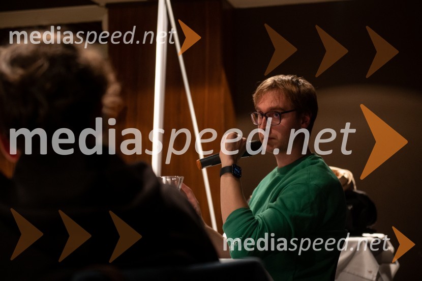  David Zupančič, specializant infektologije, pisatelj in spletni vplivnežSrečanje z Davidom Zupančičem, avtorjem knjige Življenje v sivi coni