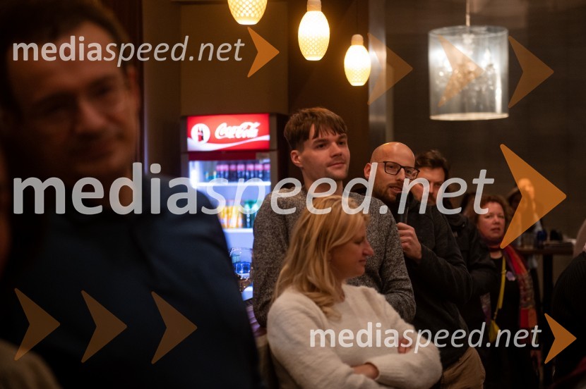 Srečanje z Davidom Zupančičem, avtorjem knjige Življenje v sivi coni