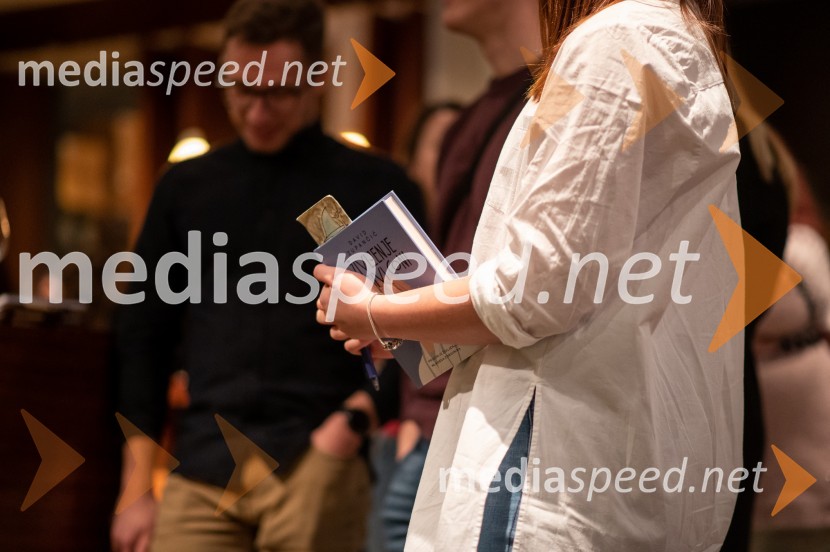 Srečanje z Davidom Zupančičem, avtorjem knjige Življenje v sivi coni