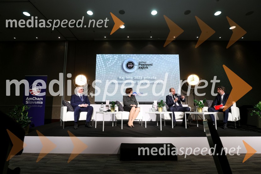  Marko Lotrič, Lotrič d.o.o. ;  Nevenka Kržan, članica uprave, Luka Koper;  Blaž Brodnjak, predsednik uprave NLB, Manager leta 2022;  Žiga Vižintin, Pokojninska družba A, d.d.AmCham poslovni zajtrk “Kaj leto 2023 prinaša slovenskemu gospodarstvu?”