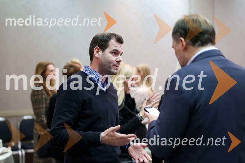 AmCham poslovni zajtrk “Kaj leto 2023 prinaša slovenskemu gospodarstvu?”