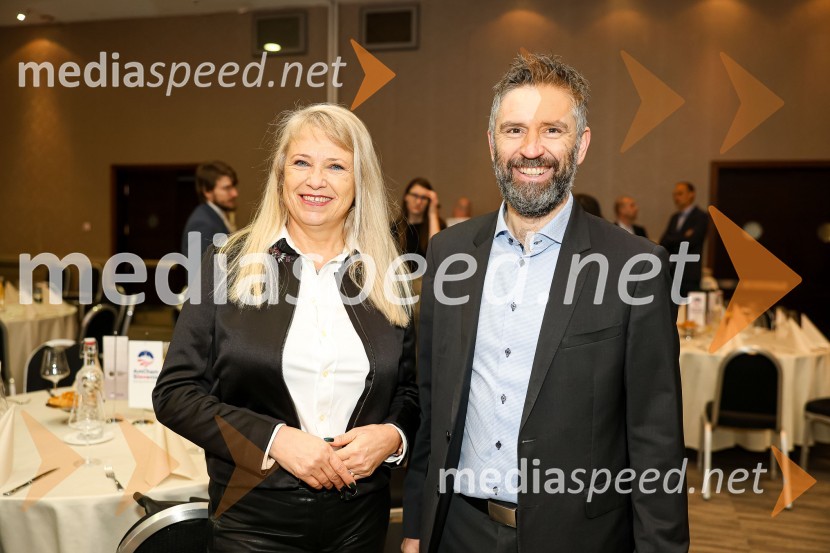  Urša Lakner, Pfizer;  ... AmCham poslovni zajtrk “Kaj leto 2023 prinaša slovenskemu gospodarstvu?”