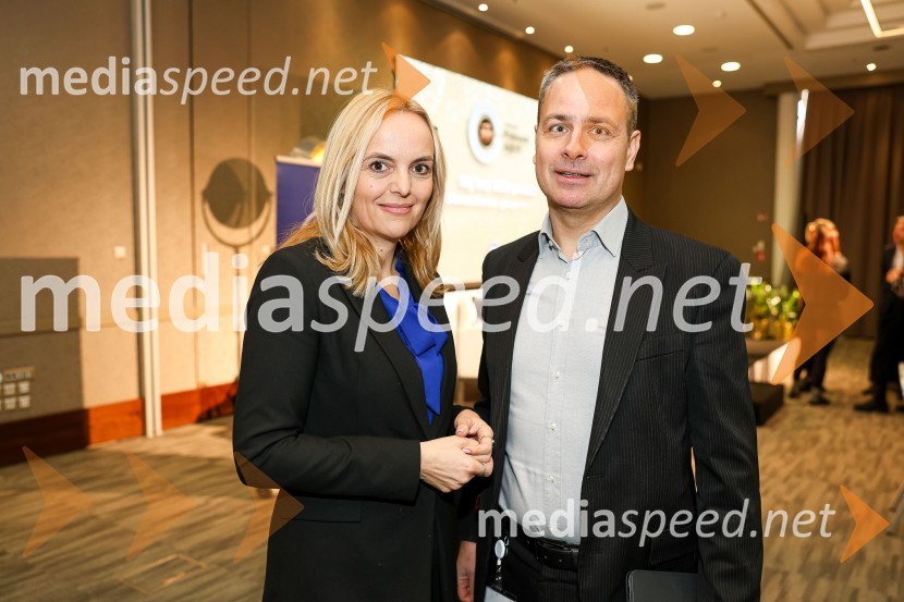  Ajša Vodnik, izvršna direktorica AmCham (Ameriška gospodarska zbornica);  Peter  Ribarič, direktor, Planet GV d.o.oAmCham poslovni zajtrk “Kaj leto 2023 prinaša slovenskemu gospodarstvu?”