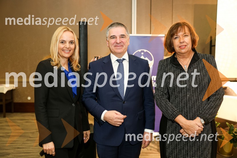  Ajša Vodnik, izvršna direktorica AmCham (Ameriška gospodarska zbornica);  Marko Lotrič, Lotrič d.o.o. ;  Nevenka Kržan, članica uprave, Luka KoperAmCham poslovni zajtrk “Kaj leto 2023 prinaša slovenskemu gospodarstvu?”