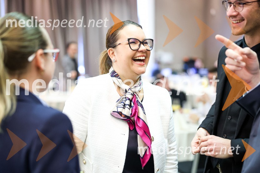 AmCham poslovni zajtrk “Kaj leto 2023 prinaša slovenskemu gospodarstvu?”