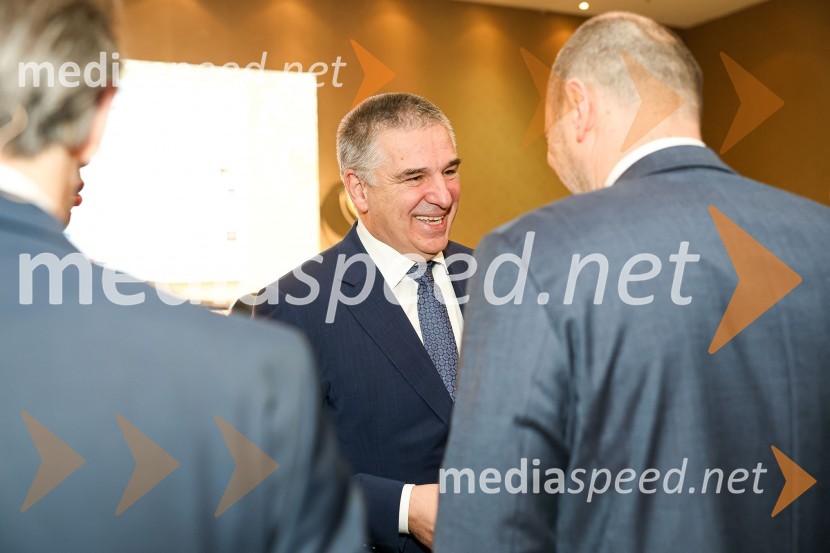  Marko Lotrič, Lotrič d.o.o. ;  Blaž Brodnjak, predsednik uprave NLB, Manager leta 2022AmCham poslovni zajtrk “Kaj leto 2023 prinaša slovenskemu gospodarstvu?”